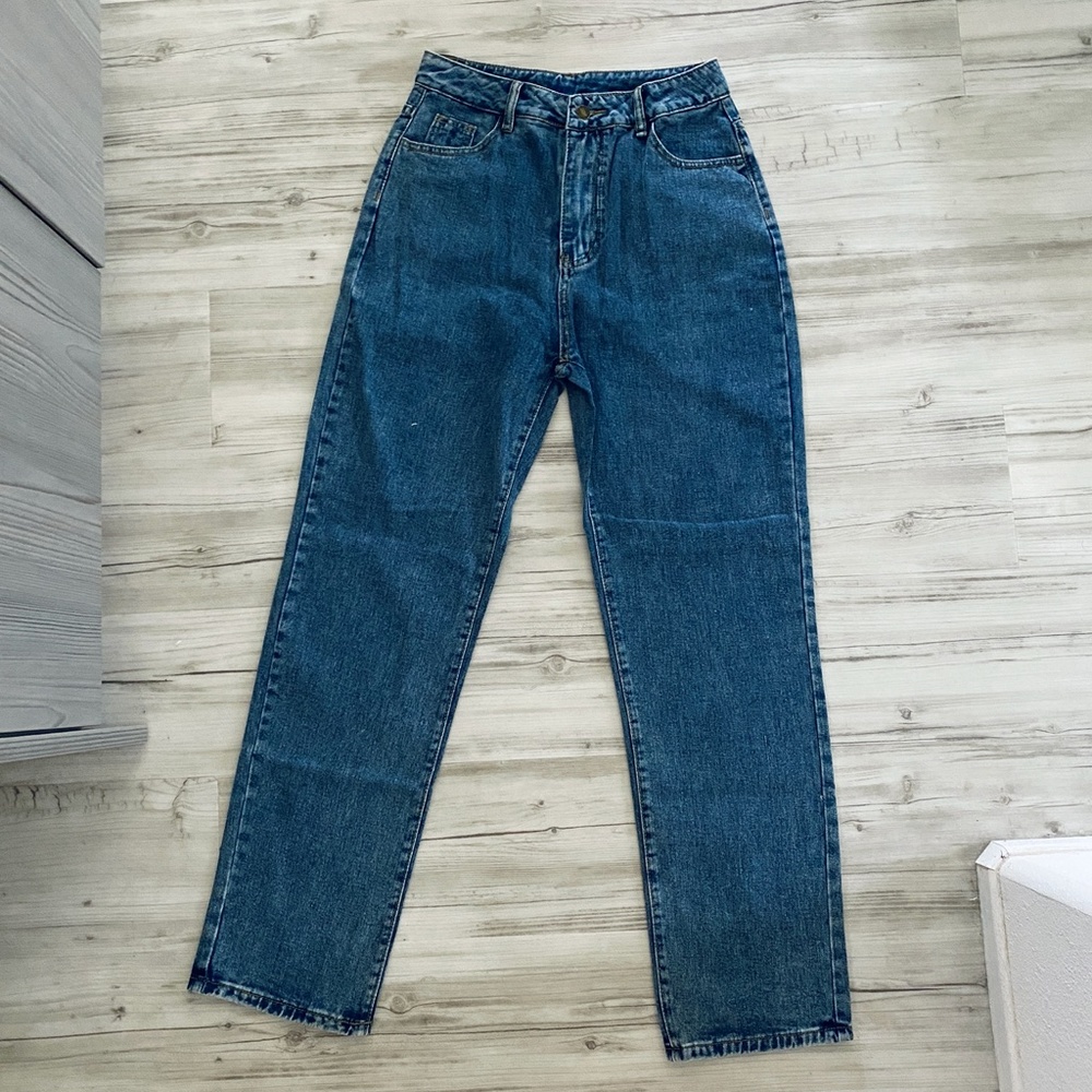 High Rise Mom Jeans - Picture 4 of 7